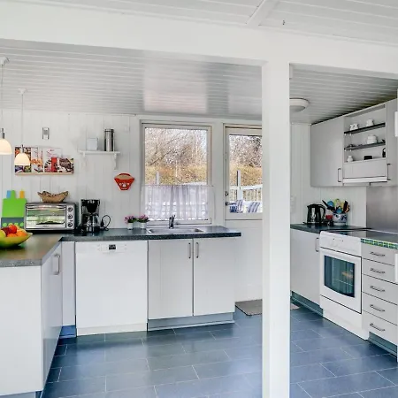 Holiday home Guthrik - 900m From The Sea In Ne Jutland By Interhome *