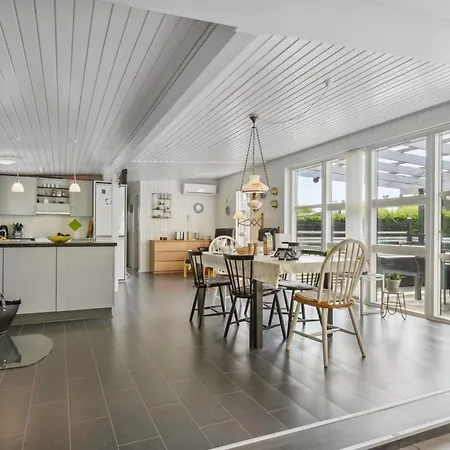 Holiday home Guthrik - 900m From The Sea In Ne Jutland By Interhome